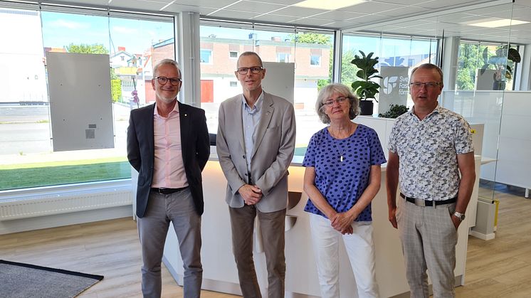 Från vänster i bild: Torbjörn Friberg vd HSB Nordvästra Götaland, Sören Pettersson ordförande HSB Nordvästra Götaland, Marita Bengtsson ordförande AB Bostäder och Karl Alexandersson vd AB Bostäder