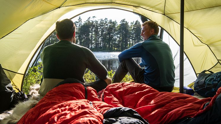 Med teltet i sekken velger du selv utsikten du vil våkne til. Men hva slags telt bør du velge? Foto: Bergans / Hans Kristian Krogh Hanssen