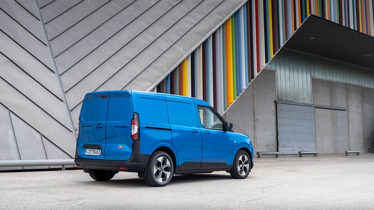 2025 Ford E- Transit Courier (7).jpg