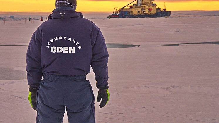 The Swedish icebreaker Oden will set sail from Longyearbyen on Svalbard, on 7 May carrying 40 scientists from Sweden, Finland, Switzerland, Germany, United Kingdom and USA, for a six-week research cruise in the Artic Ocean. Photo: Michael Tjernström