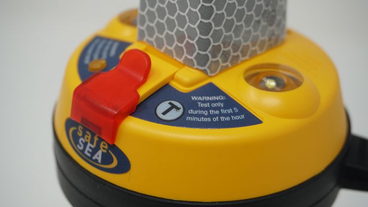 Hi-res image - Ocean Signal - The Ocean Signal SafeSea EPIRB1 Pro 