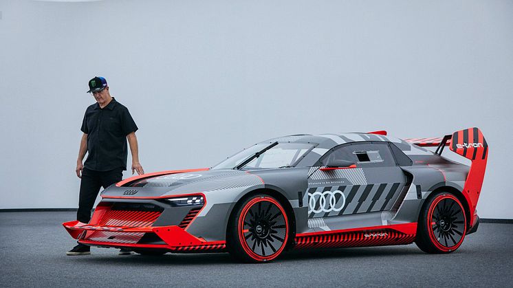Ken Block og Audi S1 e-tron quattro Hoonitron