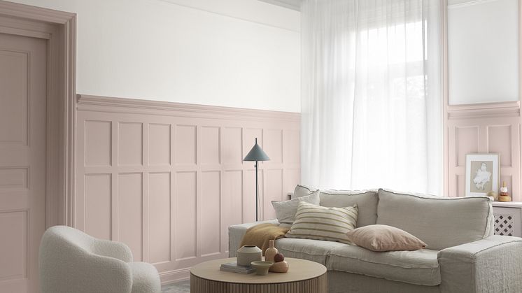 Väggpanel, lister och dörr i den puderosa kulören 839 Silke (2011). Rosa i rätt nyans har alla möjligheter att bli ett lågsiktigt val. 