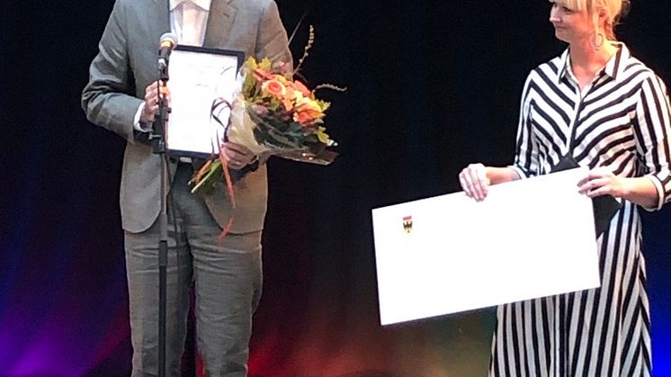 Albin Demo och Madelene Spinord Semenets på Kulturkvarterets entréscen