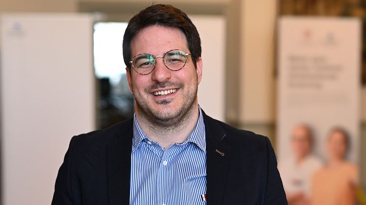 Ioannis Zerdes liggande 220324
