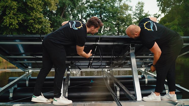 Sunsurf Solar - Flytande sollcellspark_