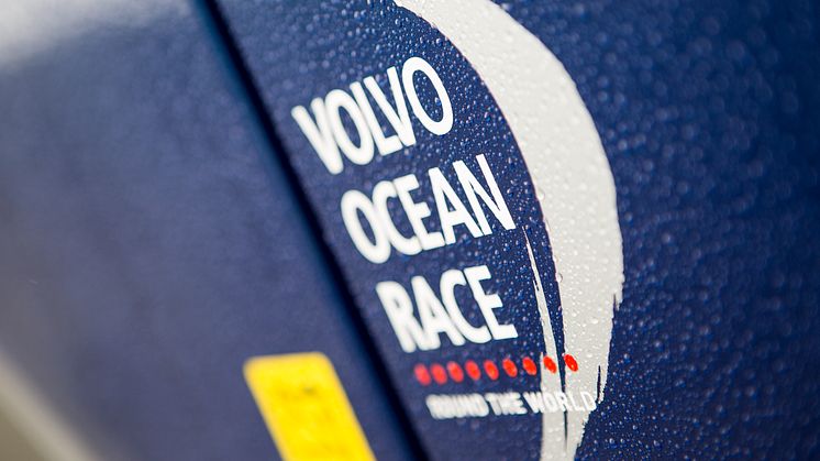 Volvo EC220E Extreme - bild på foliering Volvo Ocean Race