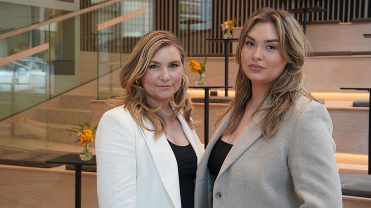 Sara Ångström Burling och Helle Schunnesson. Foto: Ebba Welin. 