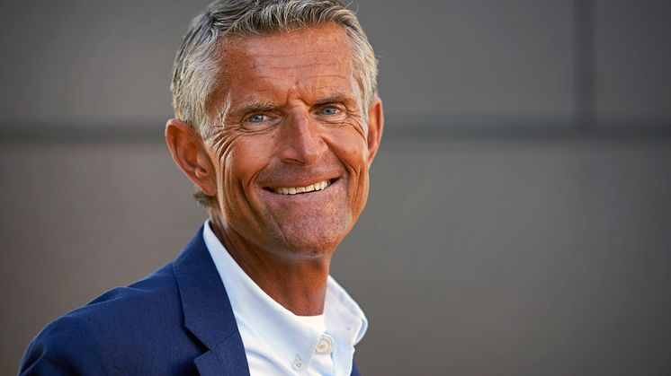 Christer Olsson is the son of a fisherman, who made common sense to his business idea. Christer has 25+ years as business coach, three bestselling books and is one of Sweden´s most recognized speakers.