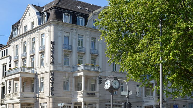 Das historische Gebäude von 1865 ist ausgewiesenes Kulturdenkmal und gehört zur Gesamtanlage "Historisches Fünfeck" in der hessischen Landeshauptstadt. 