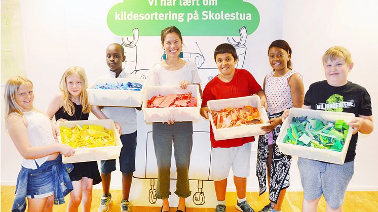 PÅ WORKSHOP: Ingrid Marie (9), Mie (9), Adnan (11), Lan Marie (31), Mohammed (8), Favour (10) og Iver (10).