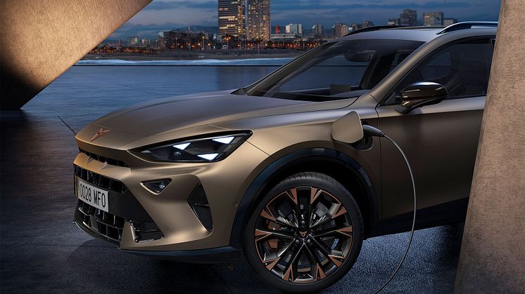 bronze-cupra-formentor-2024-front-left-copper-wheels.jpg