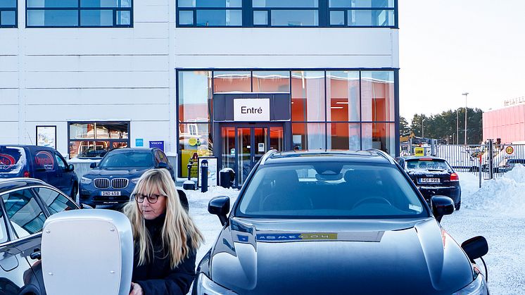Fordonsladdning vid Lantmännens anläggning i Uppsala