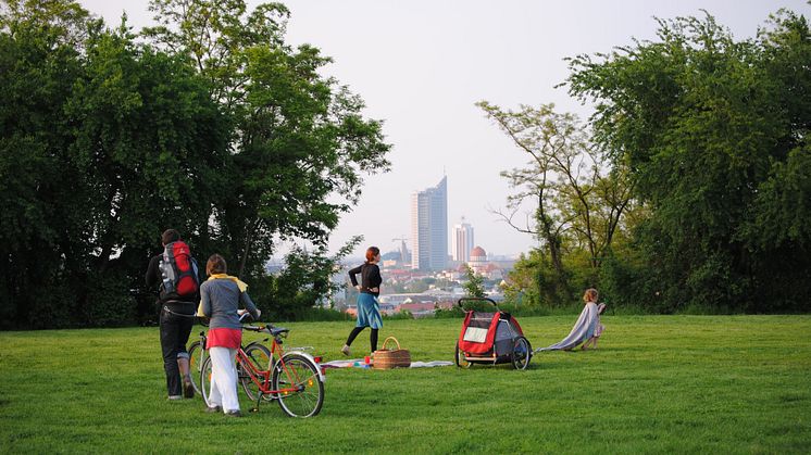 Leipzig und sein grüner Gürtel: Blick vom Fockeberg auf die Stadt - Foto: Andreas Schmidt