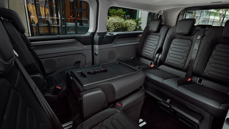 2023_TOURNEO_CUSTOM_CABIN_16