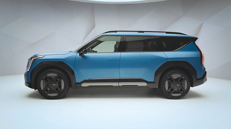 KIA_EV9_GTLine-Static-Studio_Print_3600x2400_03