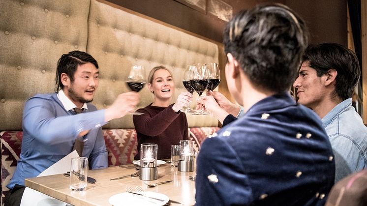Vinteren er tiden for sjømat og noe godt i glasset