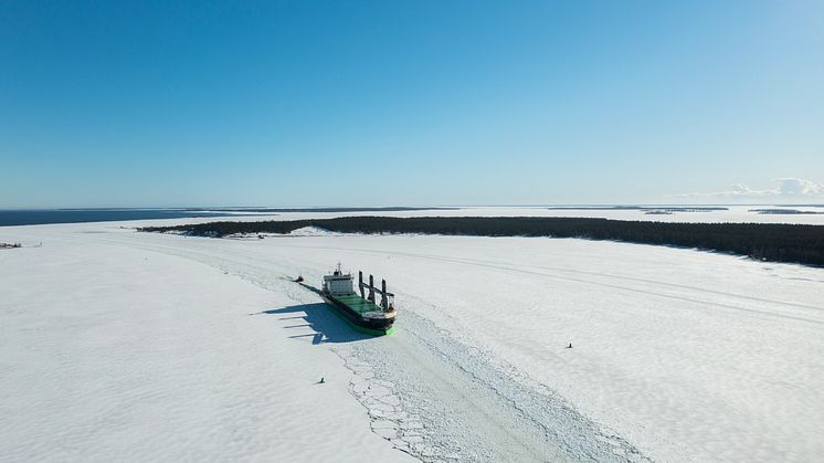 Lotsbåt Hamn Vinter (6).jpg