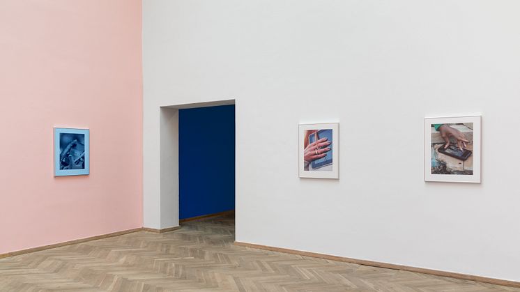 Josephine Pryde, Pinch (2022), For Myself (2014), Clouds (2022). Installation view, Kunsthal Charlottenborg. Photo by David Stjernholm
