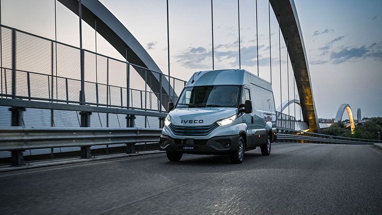 Kjøretøyet med IVECO-merke blir den første eksportmodellen som er basert på Hyundais nye globale elbilplattform for lette nyttekjøretøy (eLCV) med totalvekt fra 2,5 til 3,5 tonn. Bildet viser den elektriske eDaily.