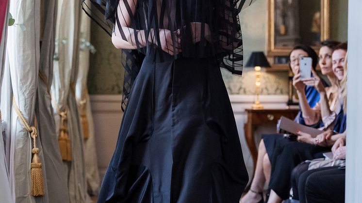 Clothing in [Intimate] Mourning – Fo Phan