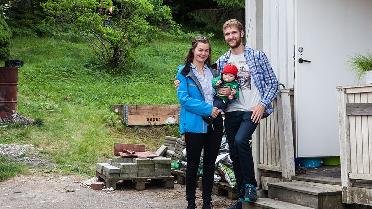 Familjen Lyckälv är glada vinnare i tävlingen #Sverigesfulasteträdgård. Nu väntas en total-"make over" från STHIL/VIKING och teamet på Millesons Handelsträdgård. 