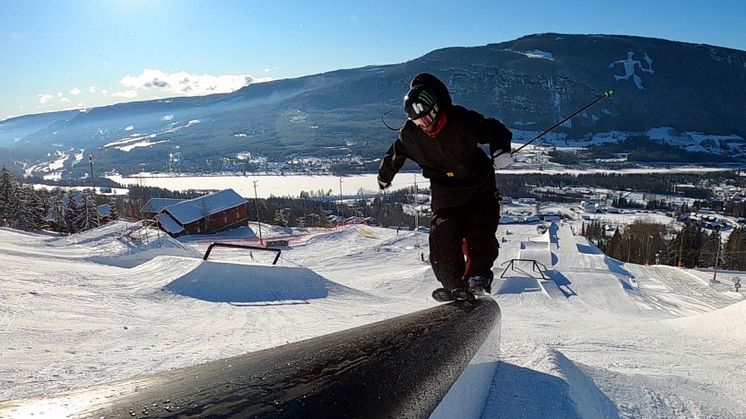 På lördag drar tävlingarna på X Games i Hafjell igång med Big Air och Knuckle Huck i Snowboard och Freeski. På Söndag blir det Slopestyle. Henrik Harlaut har chans på medalj i alla discipliner. Bild Niklas Eriksson. (Får användas redaktionellt.)
