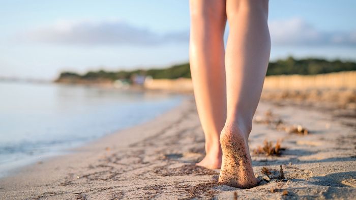 Zum richtigen Zeitpunkt die richtige Pflege: die Haut hat ihren eigenen Rhythmus. Wer diesem folgt, kann seine Haut bestmöglich unterstützen. Bild: Matteo Gabrieli | fotolia