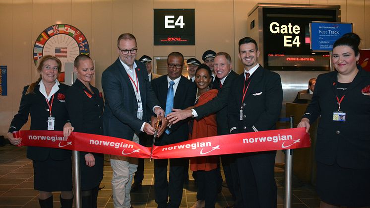 Försäljningsdirektör Lars Sande tillsammans med Norwegian crew och Thierry Gargar (Guadeloupe Islands Turism), Sandra Venite (US Director of Guadeloupe) og Todd Smith (Director of Airport )