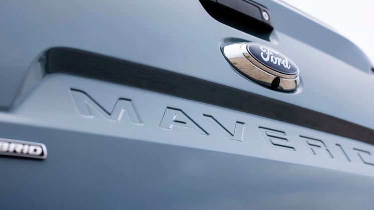 Ford-Maverick_Hybrid_XLT_10