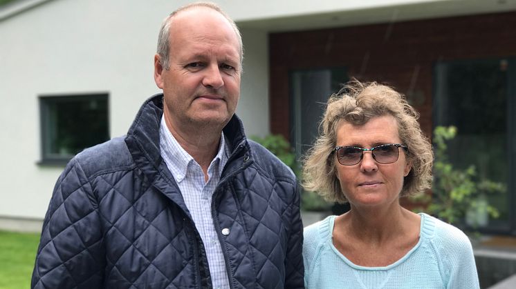 Tommie och Lena tvingades avstå mark till Vellinge kommun utan ersättning – som villkor för bygglov. Foto: Centrum för rättvisa