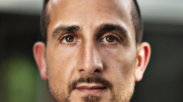 Daniel Balotis släpper första låten ur triologin "Någonting" om relationer där både hopp och förtvivlan får lov att samexistera!