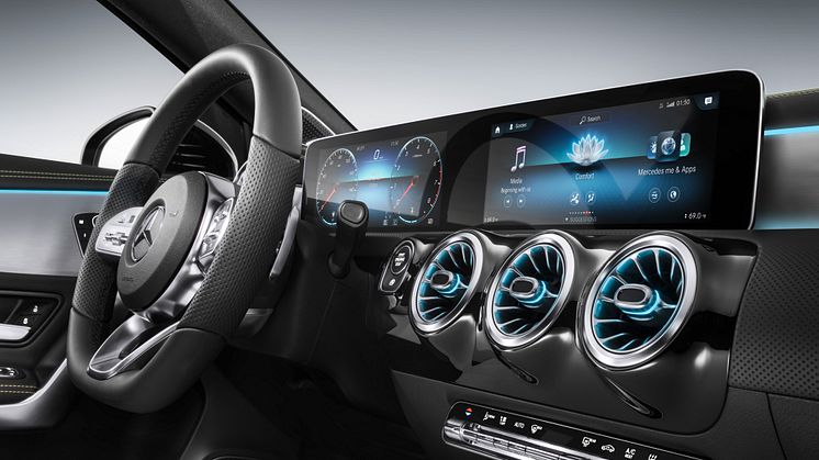 Nya Mercedes A-Klass med wide-screen och nya infotainmentkonceptet MBUX.