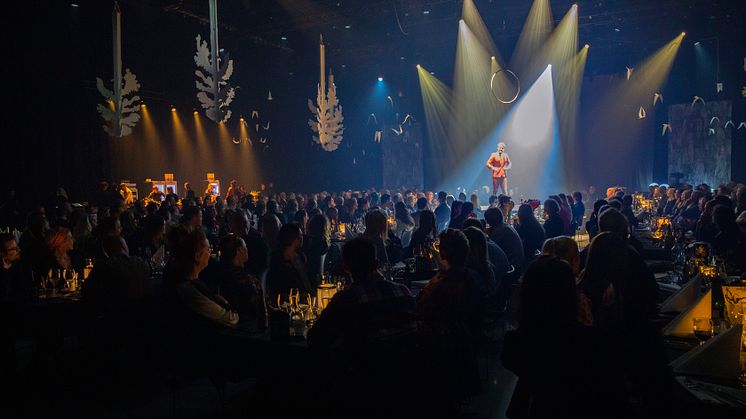 Julbordsshow med Cirkus Cirkör