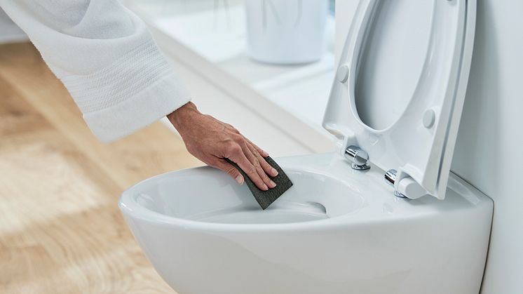 Wc-istuimen puhdistaminen on paikallaan vähintään kerran viikossa, joissain tapauksissa useamminkin.