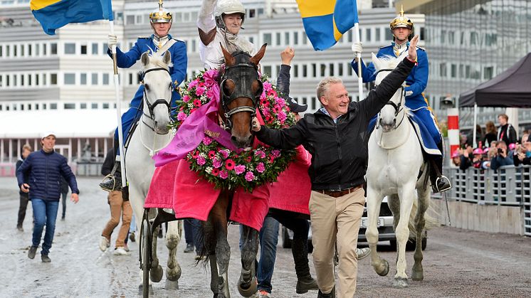 Dijon segerdefilerar efter Elitloppet 2019