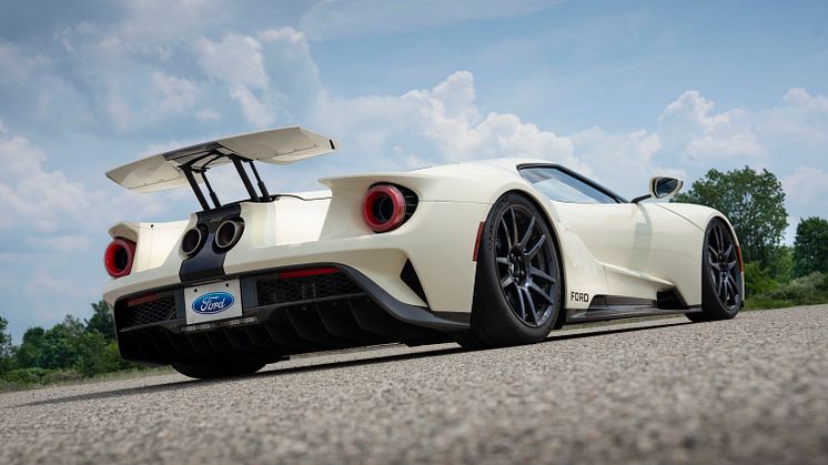 2022 Ford GT ’64 Heritage Edition_03.jpg