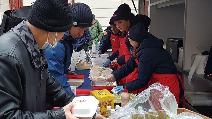 RRT bjuda hemlösa på gratis mat över mellandagarna