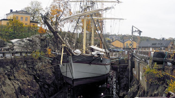 Briggen Tre Kronor i torrdocka