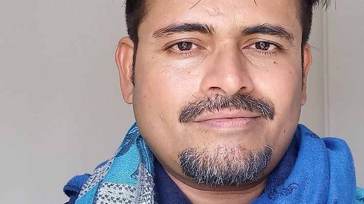 Amit Mishra är ny professor i sensorteknik med inriktning AI vid Högskolan Väst. Han har bred erfarenhet av tillämpad AI och blir ett värdefullt tillskott i vår forskning och utbildning i ämnet. Privat bild.
