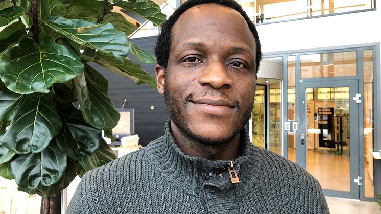 Olutayo Adegokes avhandling ger ny värdefull kunskap för bland annat gasturbintillverkare som vill minska sina produkters klimatpåverkan. Foto: Christina Axelsson