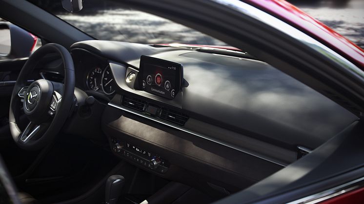 2018_Mazda6_interiör