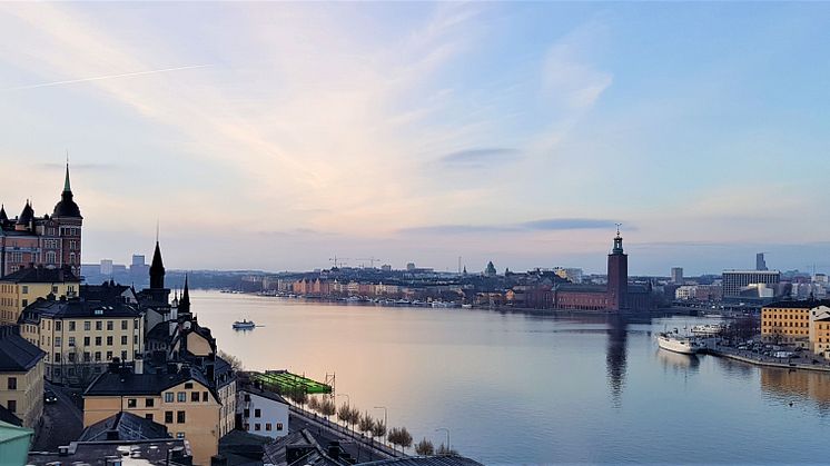 Tryggt mottagande - hur fungerar stödet till äldre i Stockholm efter utskrivning från sjukhus?