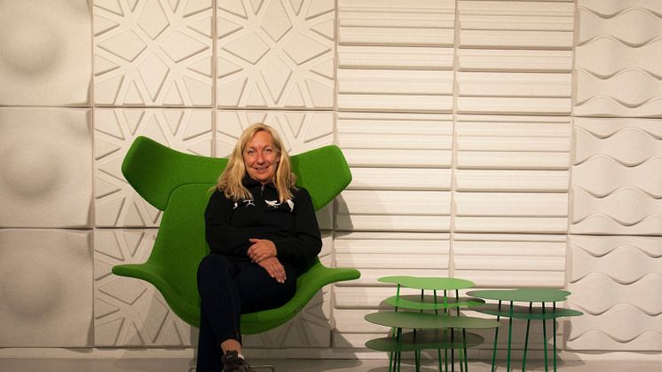 Offeccts Liselotte Valtersson är årets vinnare av det prestigefyllda Arbetsmiljöstipendiet. ”Jag känner mig väldigt hedrad, men utnämningen ska alla på Offecct vara stolta över”.