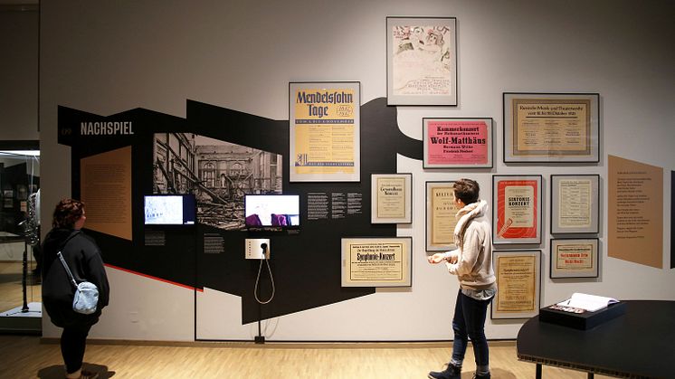 Ausstellung "Hakenkreuz und Notenschlüssel. Die Musikstadt Leipzig im Nationalsozialismus" im Stadtgeschichtlichen Museum
