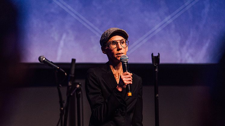 Stina Oscarson tog emot sitt pris under fredagkvällen. Foto: Pao Duell