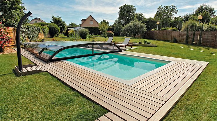 Swimmingpool im Garten