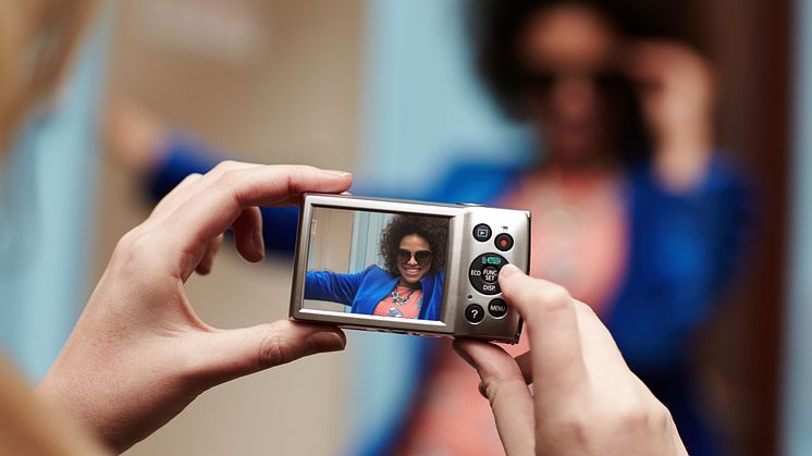 IXUS 145_feature_push smart_fashion_contemporary_001