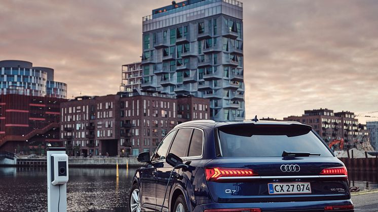 Audi Q7 TFSI e (Navarreblå)