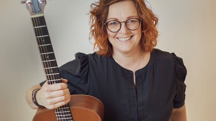 Anna Sellén släpper nytt album - Rakryggad